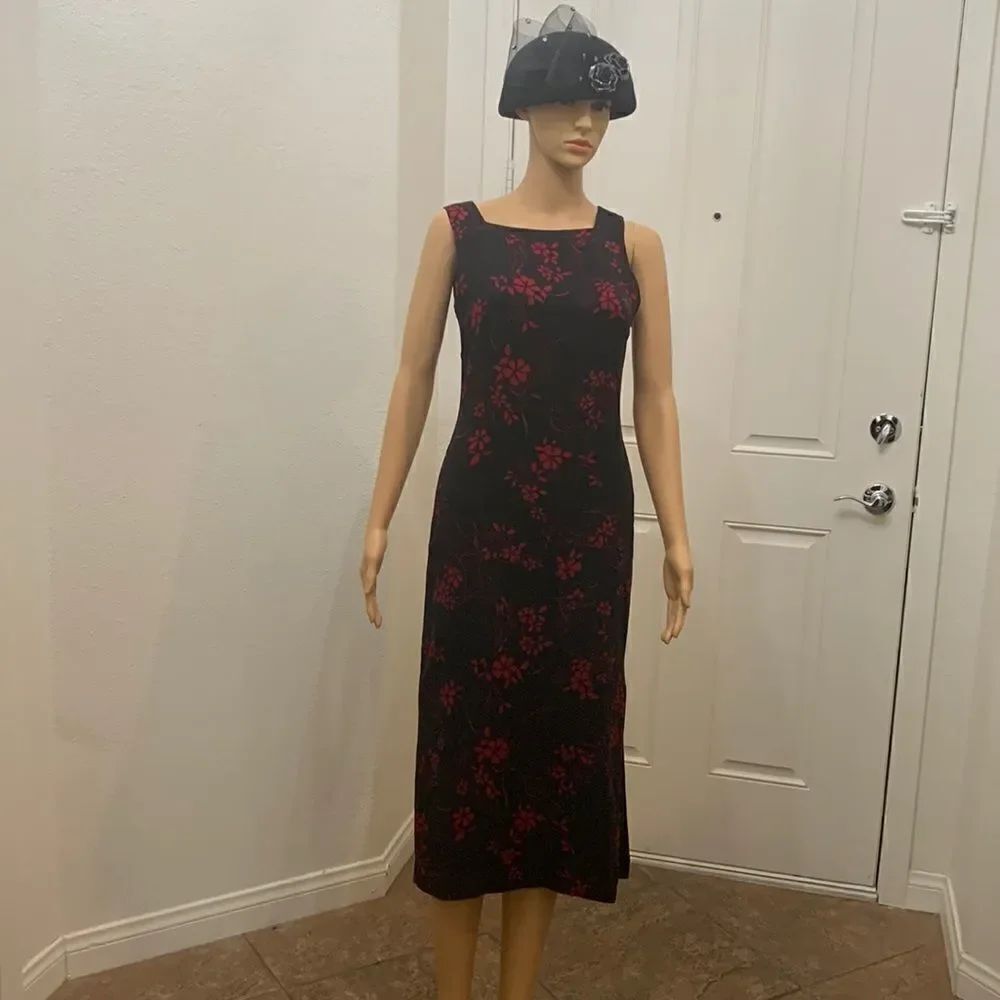Petite Sophisticate Size 2 Black Red Floral Print Scoop Neck Short Sleeve Midi